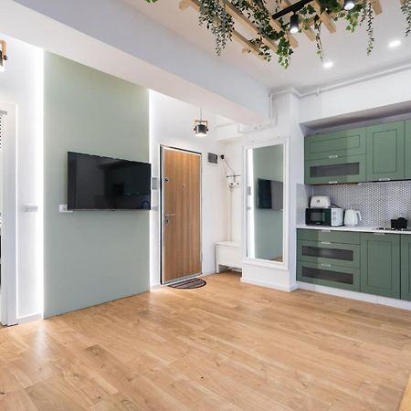 Appartamento Jungle Escape - Luxe 1-Br Haven In Bucarest Esterno foto