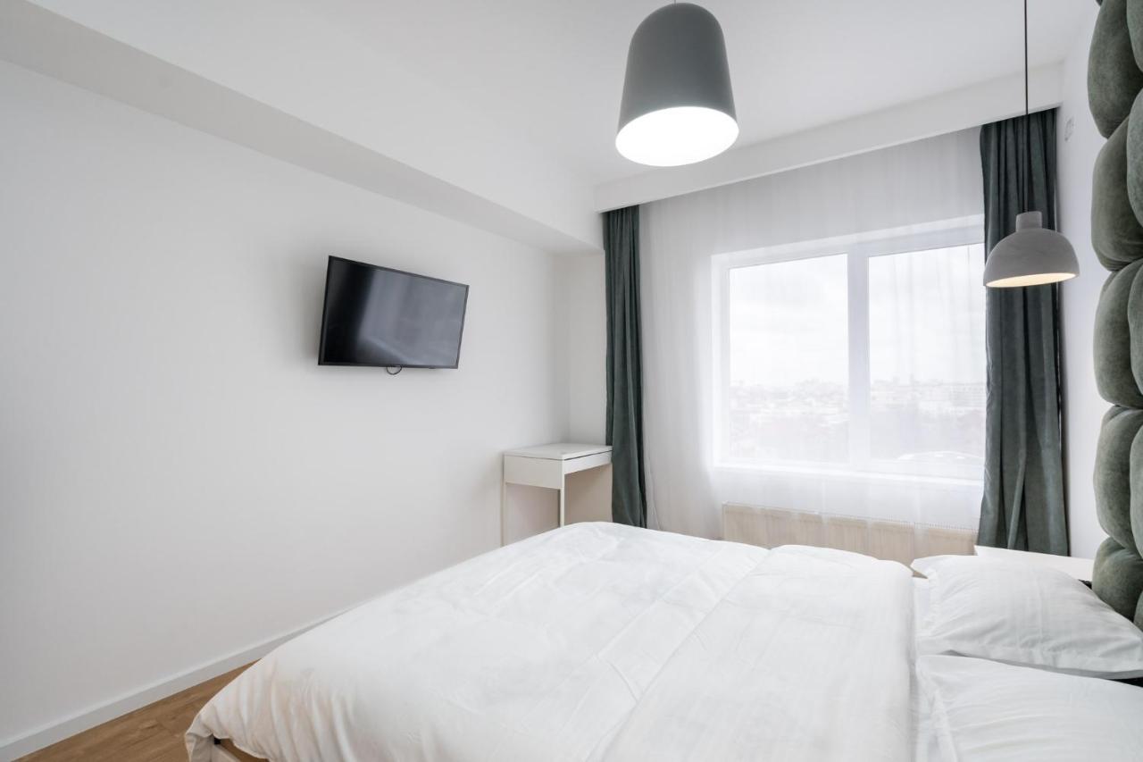 Appartamento Jungle Escape - Luxe 1-Br Haven In Bucarest Esterno foto