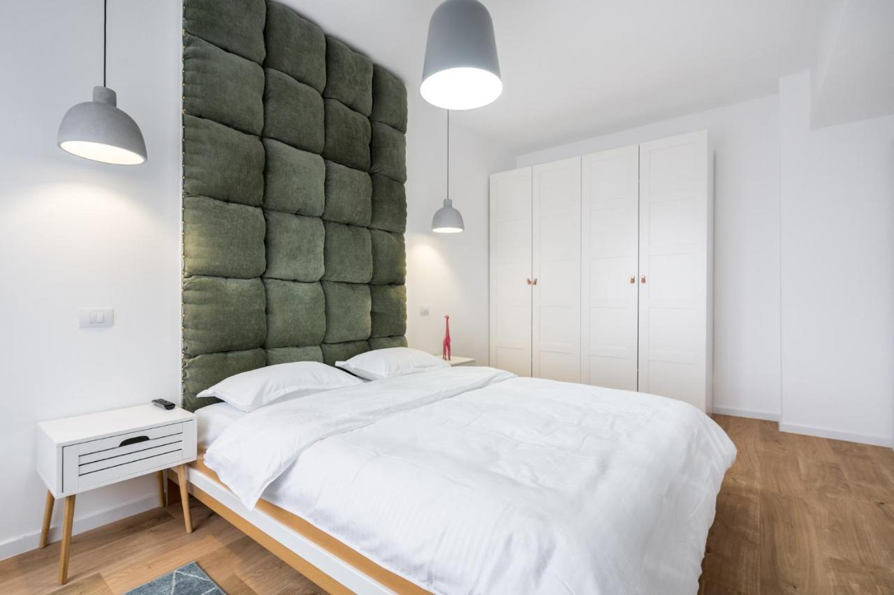 Appartamento Jungle Escape - Luxe 1-Br Haven In Bucarest Esterno foto
