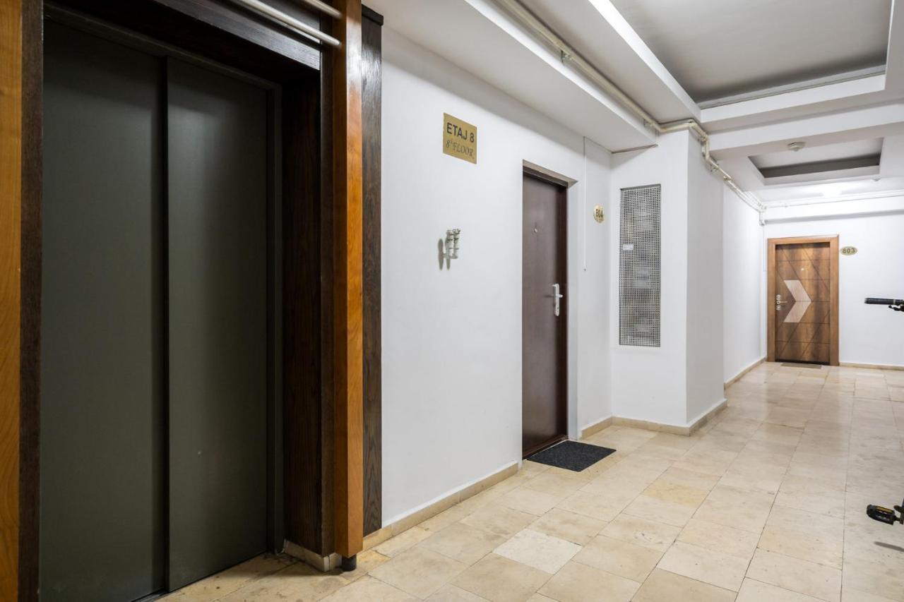 Appartamento Jungle Escape - Luxe 1-Br Haven In Bucarest Esterno foto