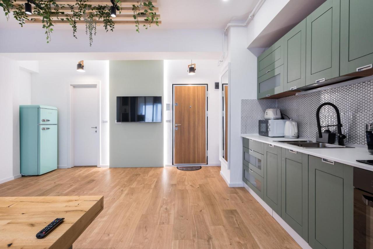 Appartamento Jungle Escape - Luxe 1-Br Haven In Bucarest Esterno foto