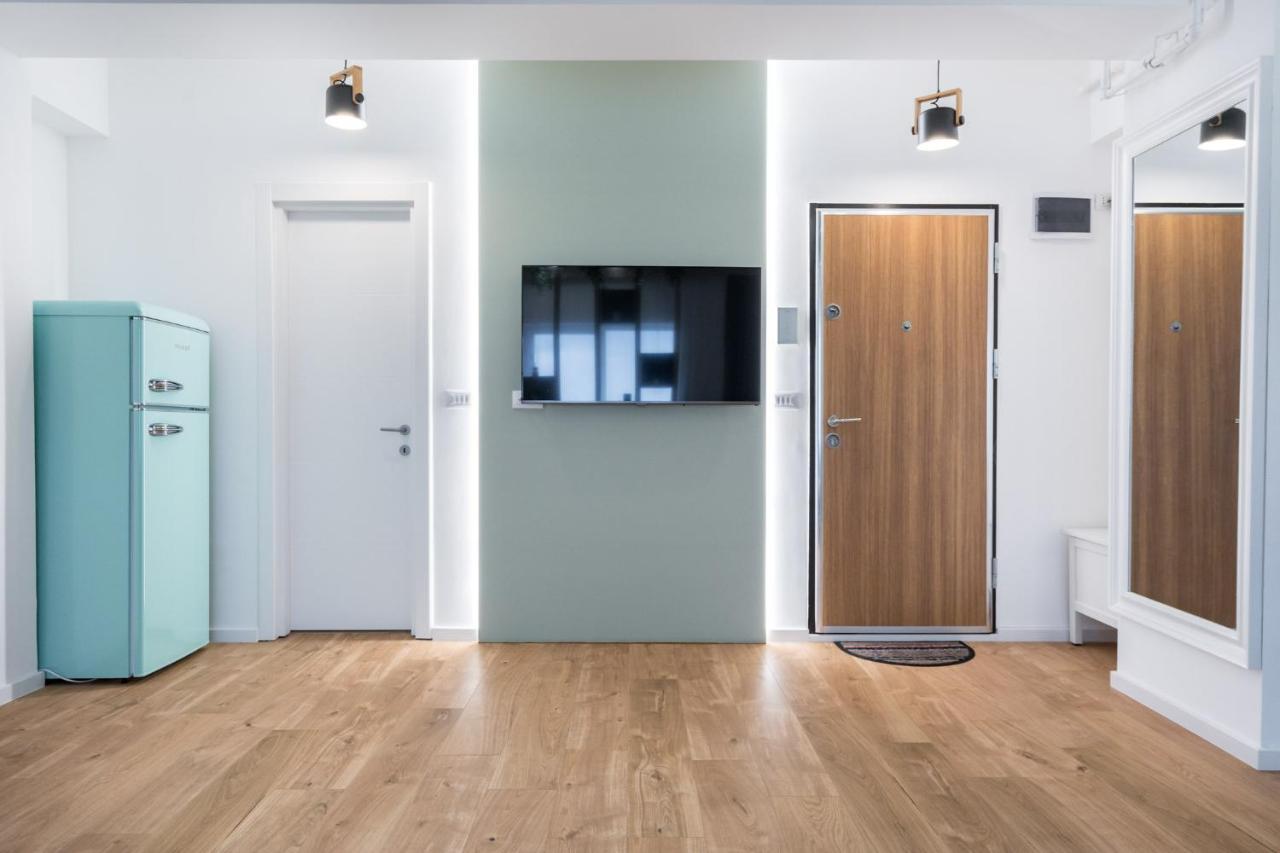 Appartamento Jungle Escape - Luxe 1-Br Haven In Bucarest Esterno foto