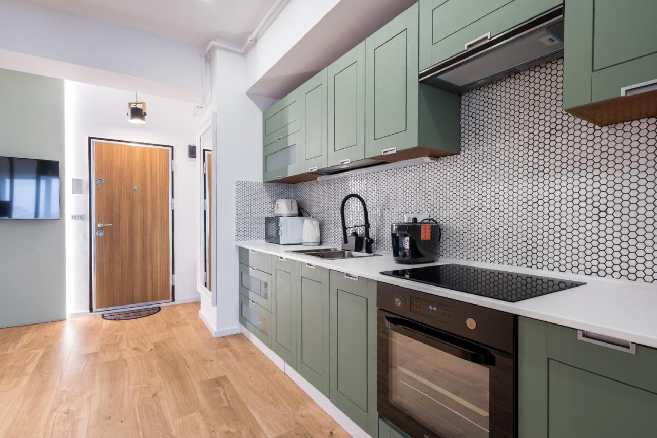 Appartamento Jungle Escape - Luxe 1-Br Haven In Bucarest Esterno foto